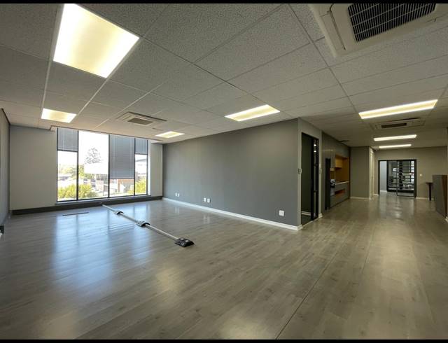 419M² OFFICE TO LET IN BRYANSTON